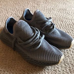 Adidas Deerupt Runner. Size 10. Gray.